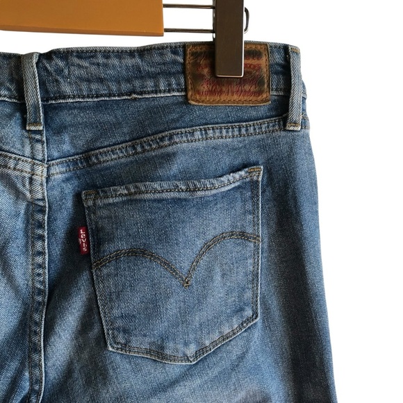 Levi’s 711 Skinny Jeans Size 27 Distressed with Patches Medium Blue Wash - Picture 13 of 16